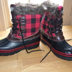 Natural Reflections Boots, Bass Pro Shops, NWT